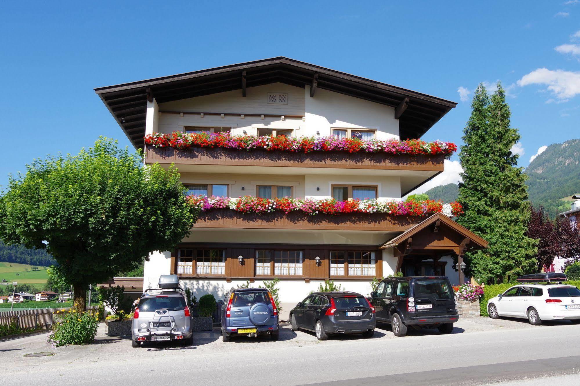 Angerer Alpine Suiten Und Familienappartements Tirol Reith im Alpbachtal Dış mekan fotoğraf